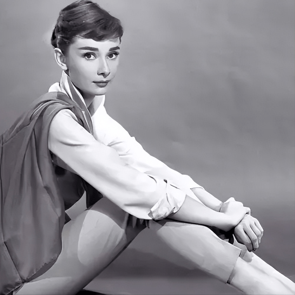 刷了n遍的罗马假日,还真不是因为喜欢赫本的神仙颜值_丝巾_影片_女神