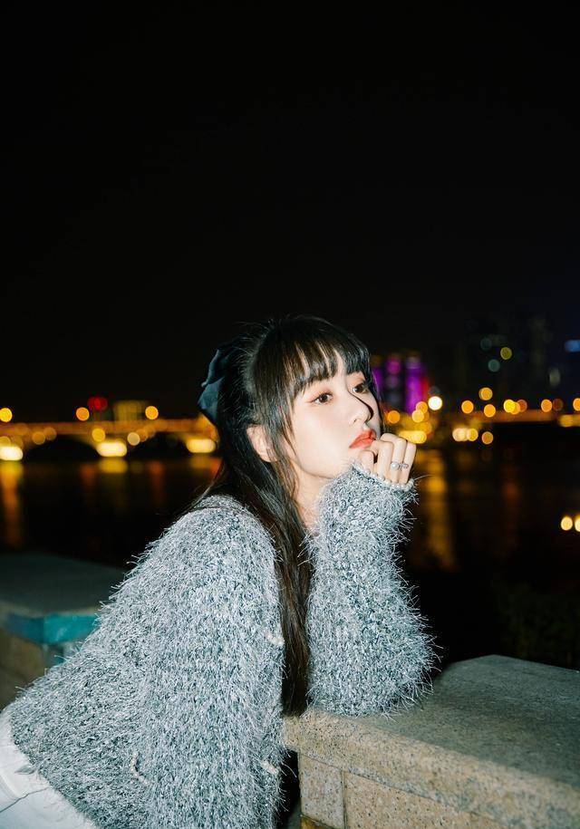 28岁袁冰妍优雅甜美,粉色裙造型少女感十足,梦幻减龄超撩人