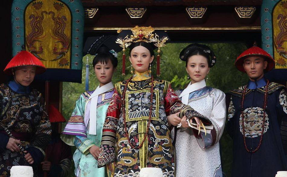 《甄嬛传》开播十年:孙俪稳居一线,谭松韵异军突起,她较为可惜_剧中