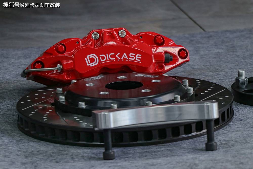迪卡司|凯美瑞升级 迪卡司d61大六活塞刹车卡钳套件改装案例_搜狐汽车