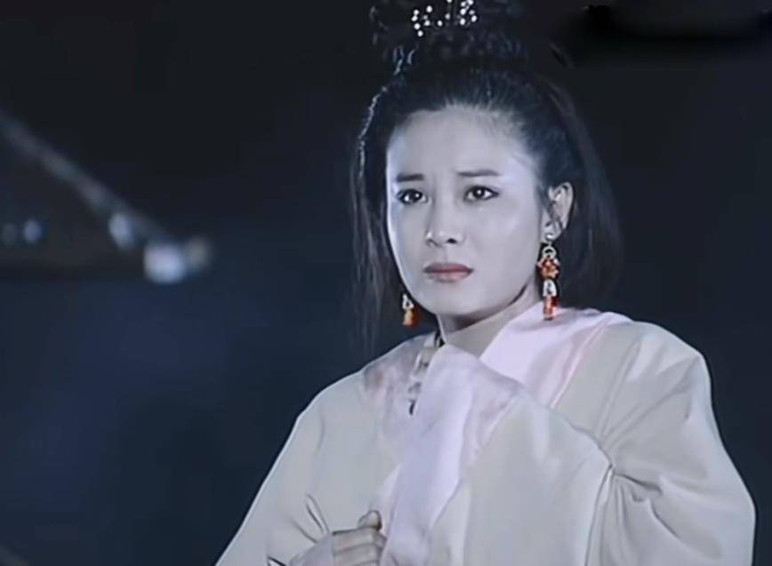 演着演着女一号,却一夜退圈的6位女星,曾红得发紫,现谁人记得_常远_于