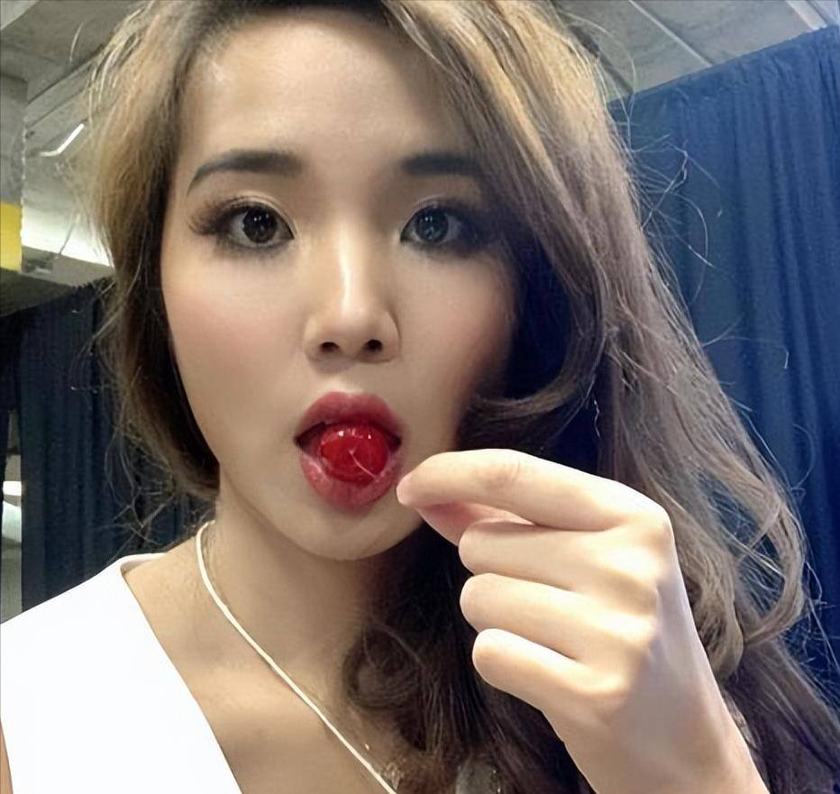 莫兰特与舞者互动,视频走红,记者称他没有违法,俱乐