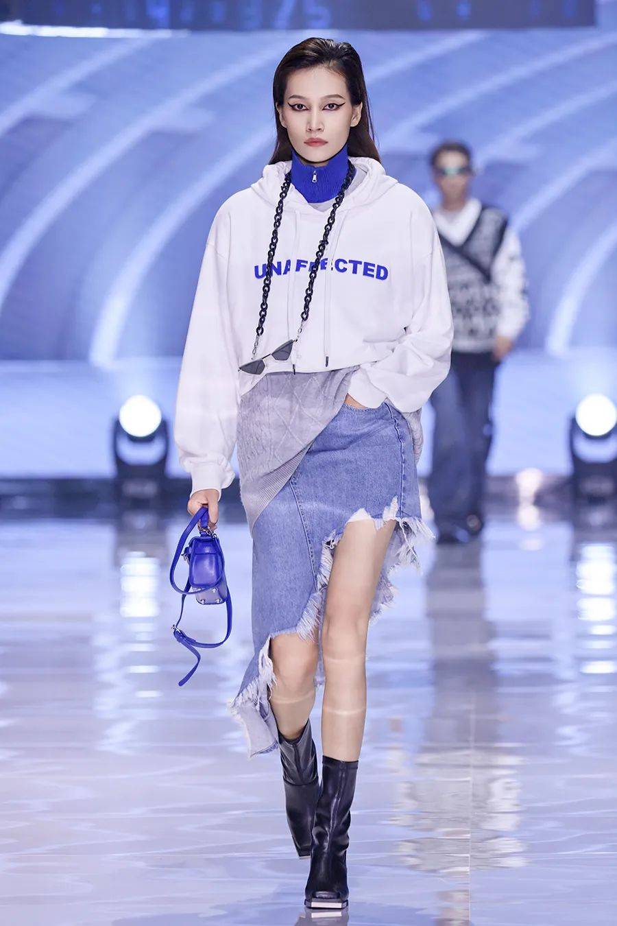 future geek」:yishion 2023 ss fashion show_扬中_广场_控股集团