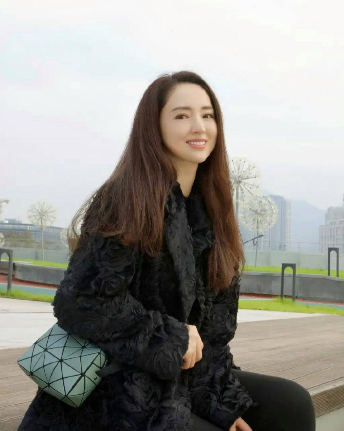 据悉,苏小玎和董璇是曾经两度合作.一次合作是,舞台剧《大话西游》.