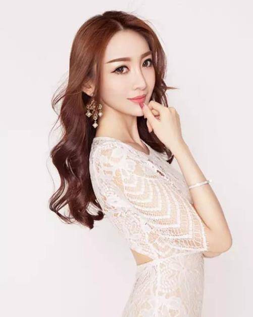 谁也没想到,分手一年多后,45岁的黄晓明还是"败"给了杨颖_baby_珂珂