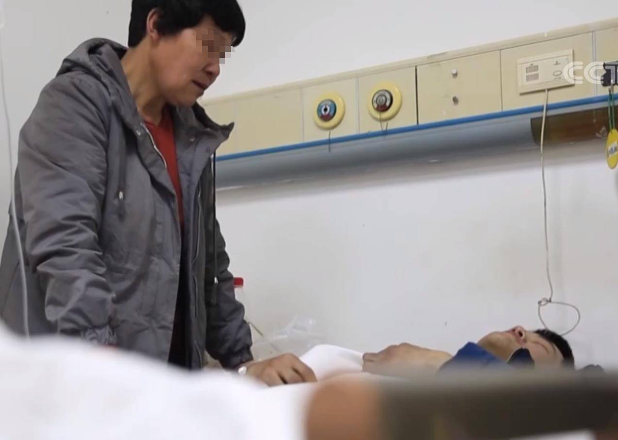 河北23岁小伙喝下整瓶百草枯,送医后口吐黑血,结果如何?