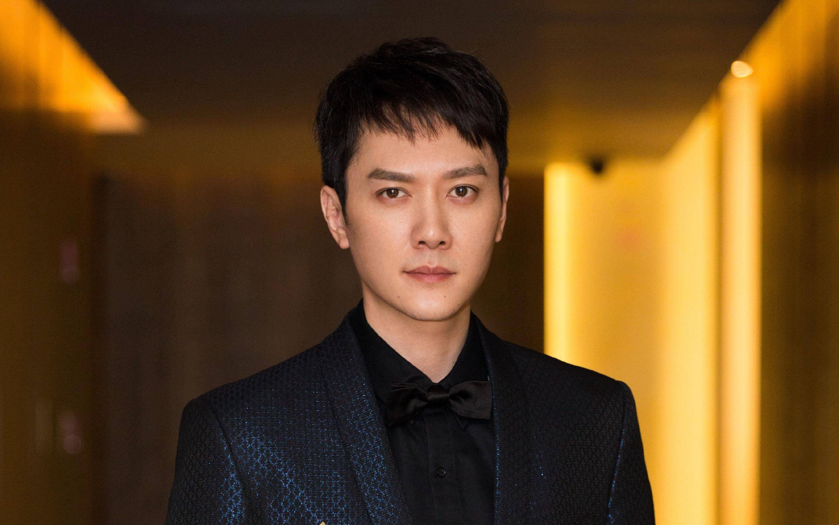 8个个个身怀绝技,名利双收赚大钱的"隐形富豪"_冯绍峰_杜海涛_李成儒