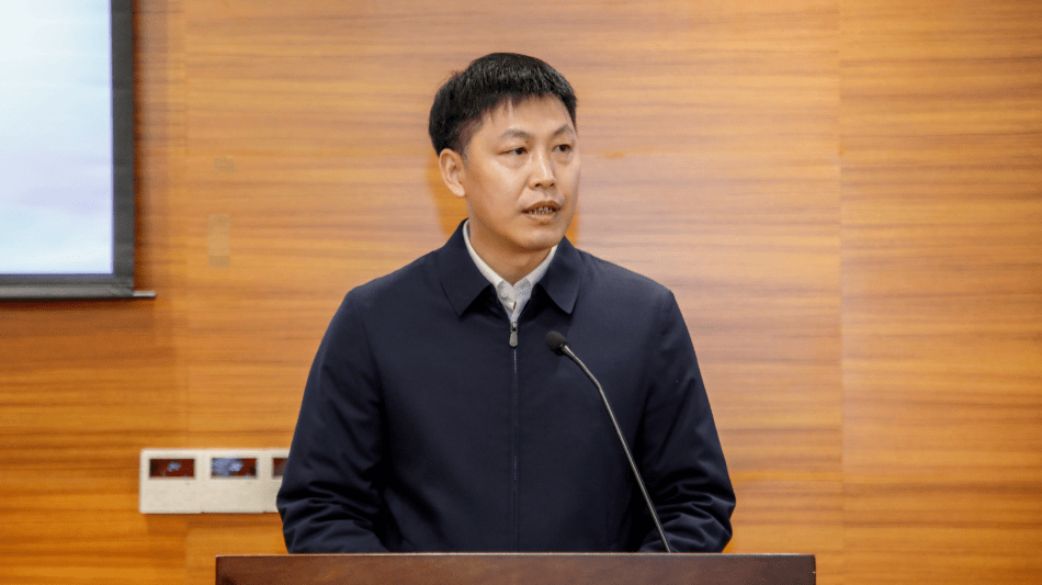 邵武市委书记陈显卿在致辞中指出:福州大学作为国家"双一流",国家"211