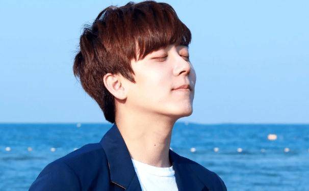 毕业于政法学院的孔舒航,因为自己不断的努力,得到了很多机会_比赛