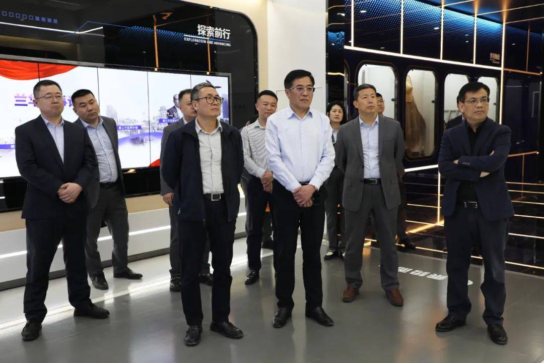 日照银行临沂分行行长李继祥,副行长高伟,日照银行兰山支行行长杨柳