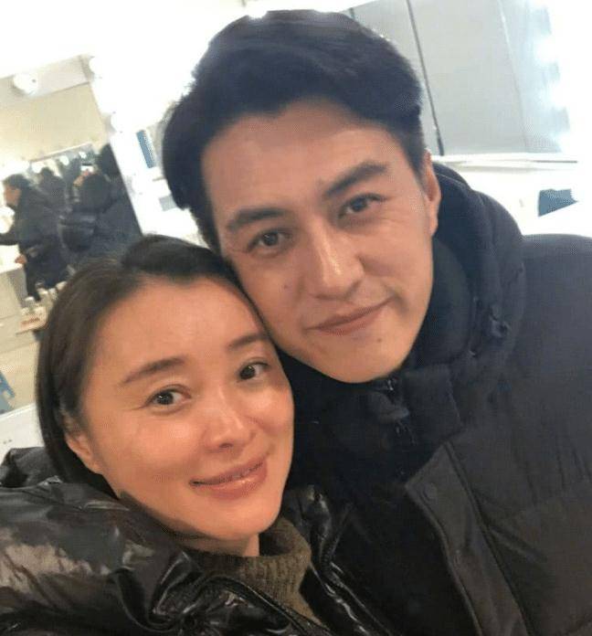 蒋欣公开回应变胖事实,称自己变胖是因为两个男人,原因很搞笑_靳东