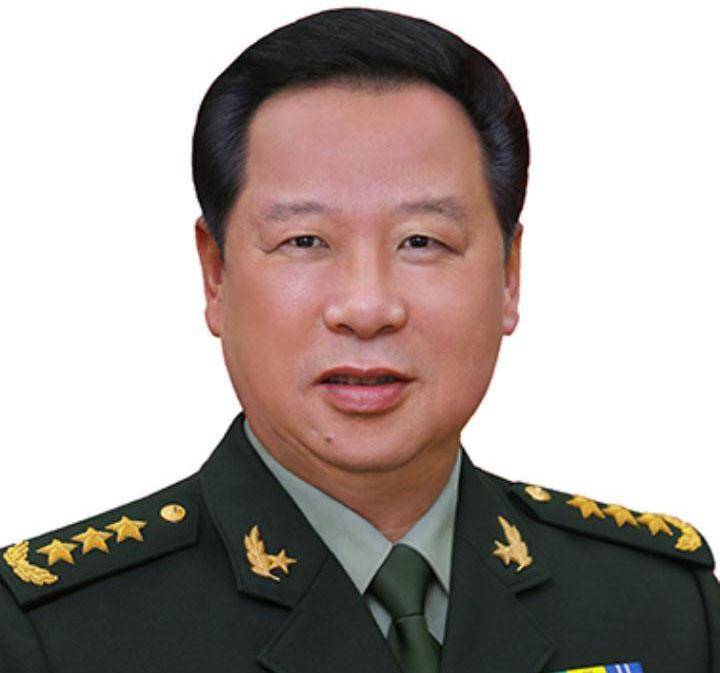 第一任海军司令是萧劲光,空军司令是刘亚楼,第一任陆军司令是谁