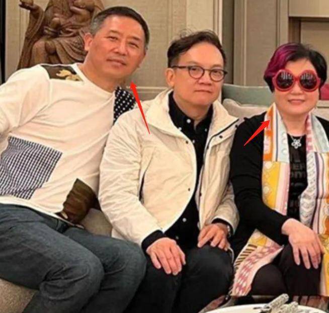 陈淑芬现状曝光:油光满面很幸福,20年后被质疑还在消费张国荣_唐鹤德