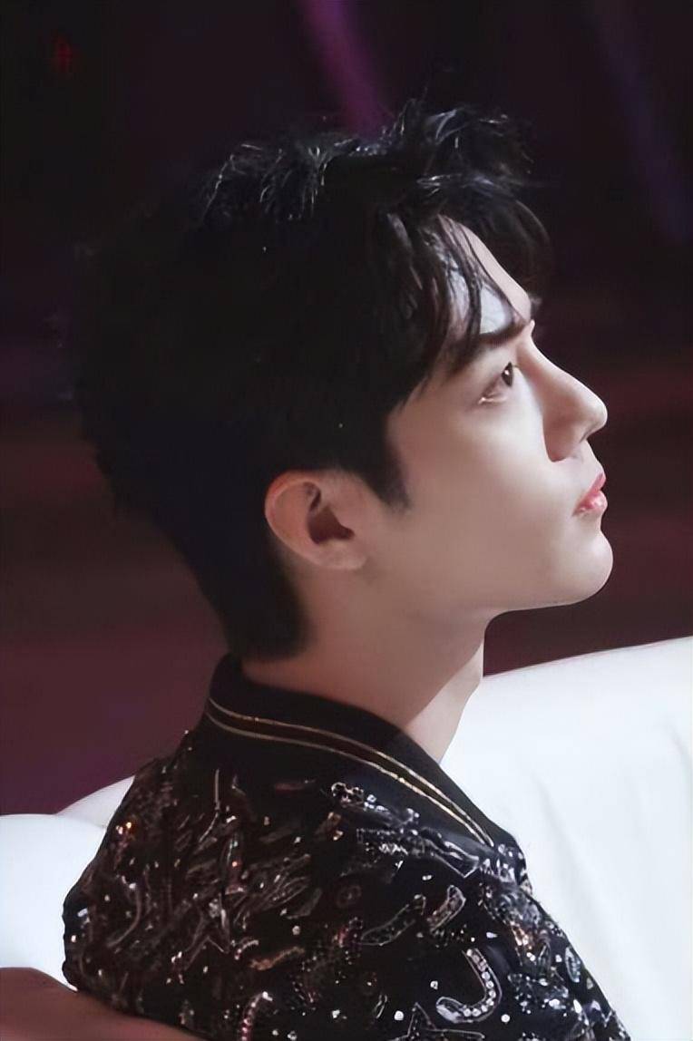 肖战之前与陈情令剧组聚餐,想起往事还意难平 其中有哪些隐情?