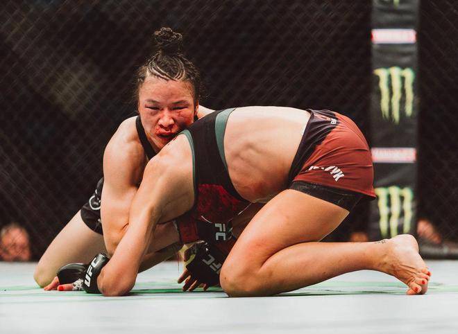 不讲武德乔安娜爆料罗斯曾欲插手与张伟丽二番战_比赛_卡拉_因为