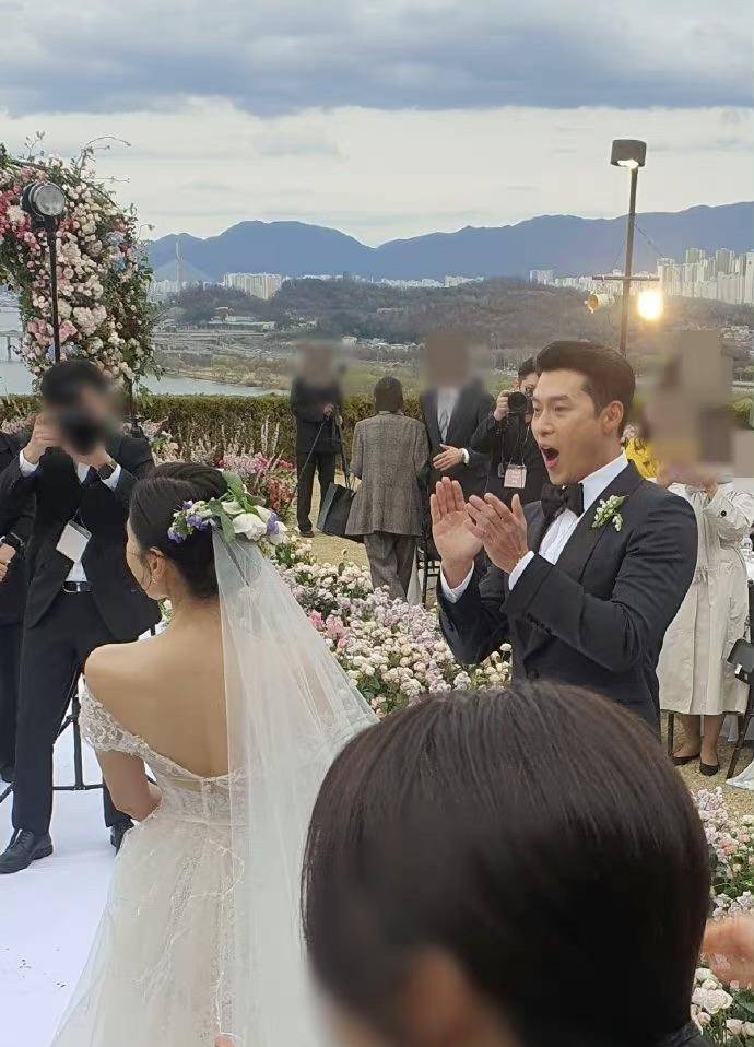 玄彬孙艺珍举办世纪婚礼,甜蜜拥吻,超豪华礼宾阵容曝光!