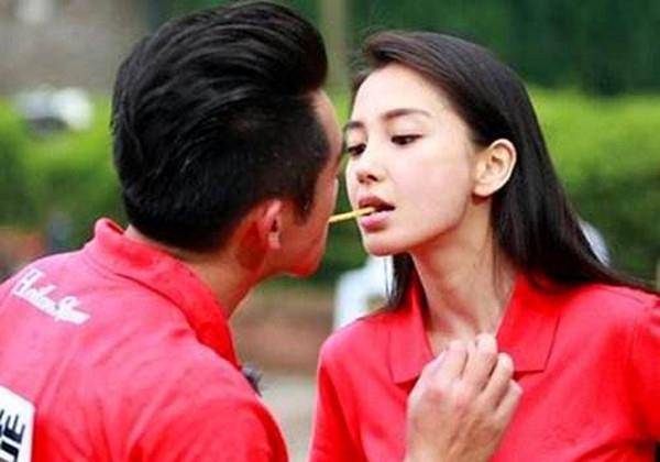 同样是组cp,郑恺baby没人说闲话,鹿晗热巴为啥闹的一地鸡毛?