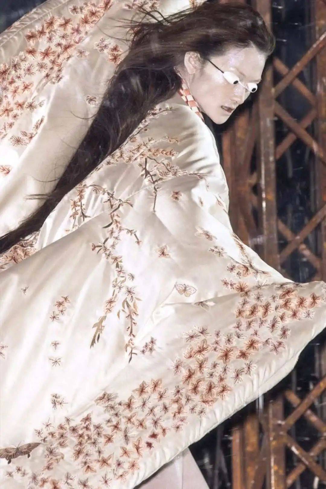 红过刘雯,降服木村拓哉的40岁女人又赢了:离婚不是结束,是开始_japan