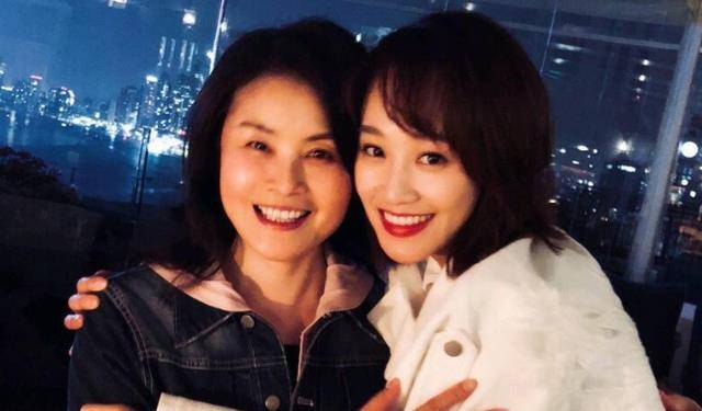 "亿万名媛"蓝盈莹:身家比肩王思聪,被砸臭鸡蛋获干妈徐帆力挺_因为