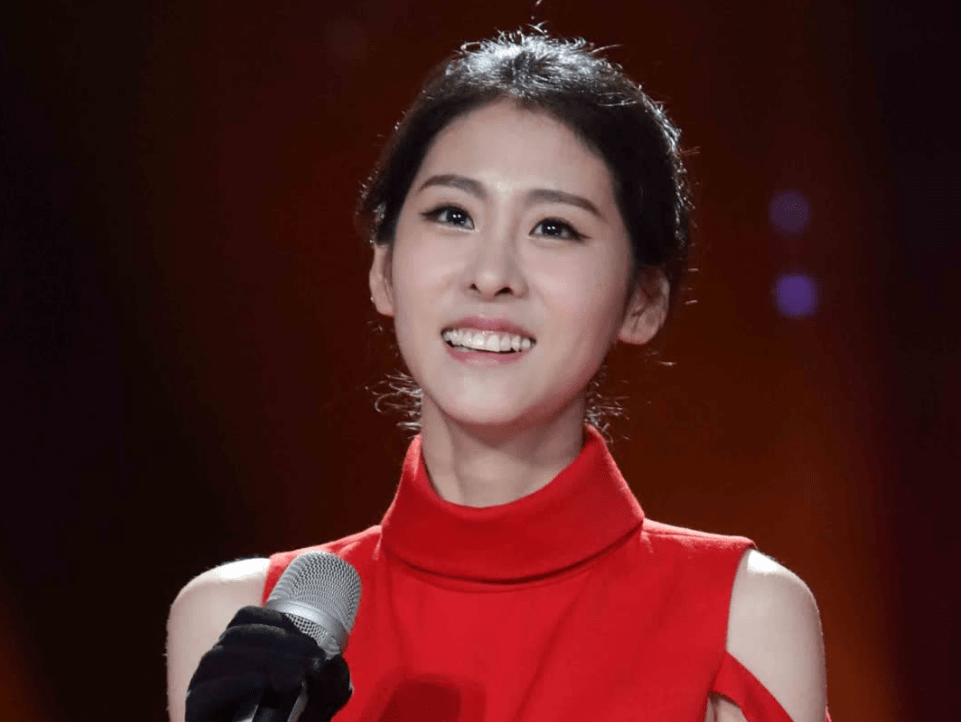 不要名分只要孩子,精明的张碧晨,看似一无所有,实则赢了一切_华晨宇