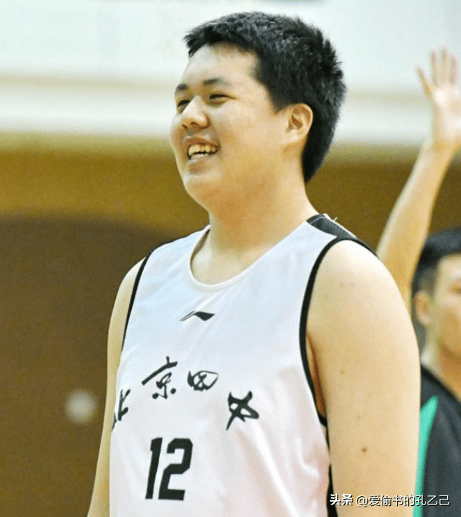 巴特尔的儿子,王治郅的儿子,李楠的儿子,一对比差距真不小!