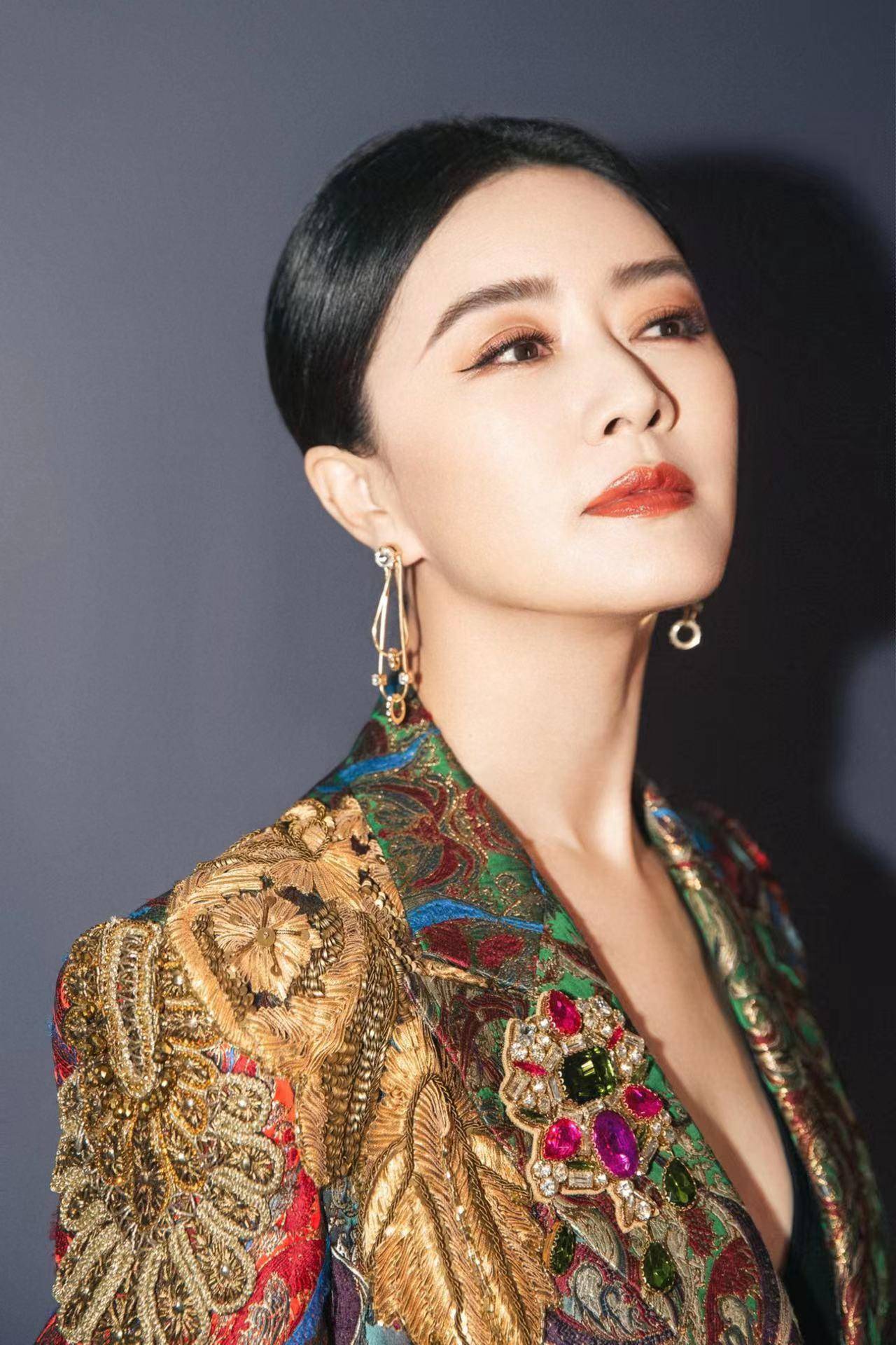 很多明星潮人都是我们学习的榜样,在时尚穿搭这一块"田海蓉"无疑最具