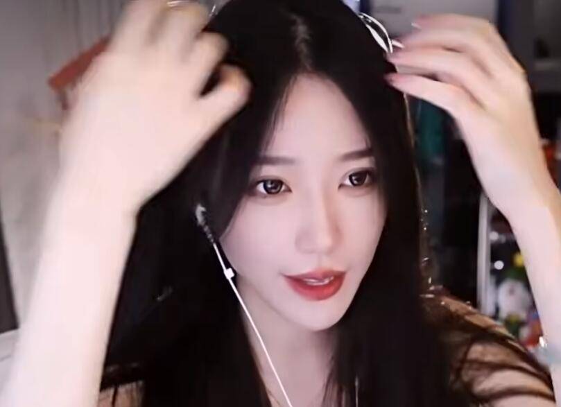 斗鱼一姐疑似将跳槽虎牙,骆歆与其告别,后续还有主播跳槽_苏菲_直播