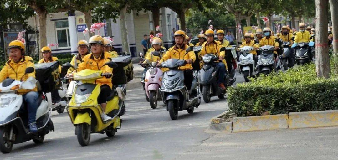 据人社部数据显示,目前我国灵活就业人数已超过2亿,一些平台外卖骑手