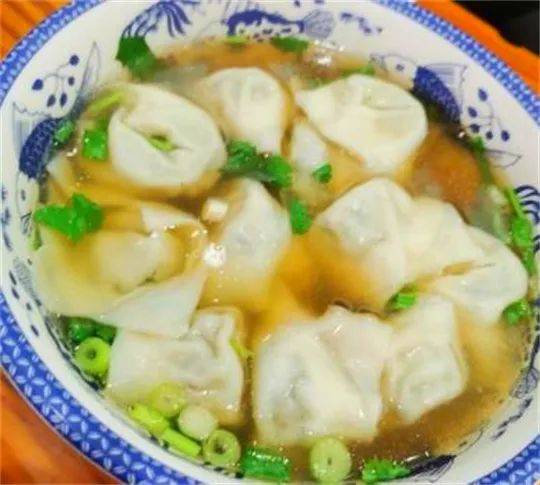 香波螺肉馄饨,手工挑的小香波螺肉,包的.