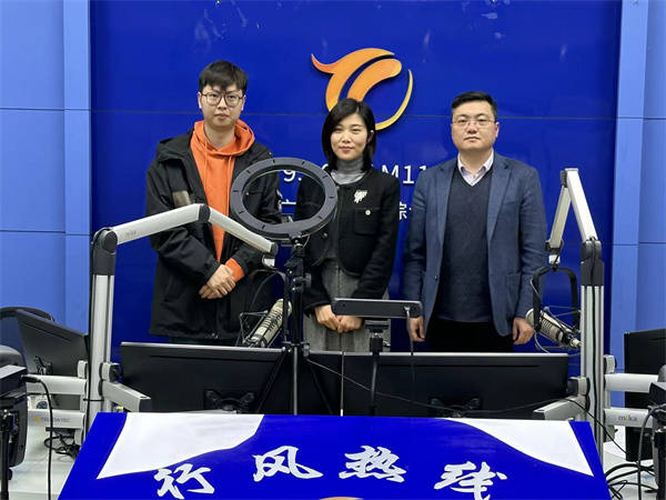 应铜陵仲裁委员会,铜陵广播电视台邀请,4月7日上午,金律师走进铜陵