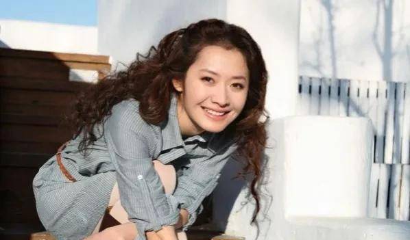 杨斯,在第二部《血色江州》中饰演小云.