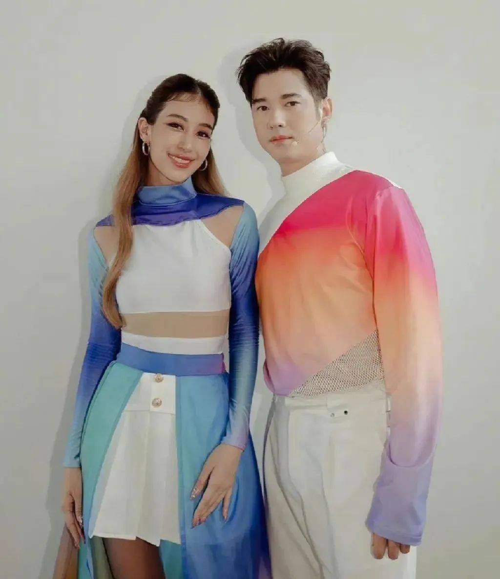 亚洲初恋传说”破灭，好好一张脸，全被彩虹屁给毁了_搜狐网, image size:1024x1184