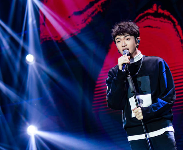 颜人中深圳演唱会_音乐_观众们_互动