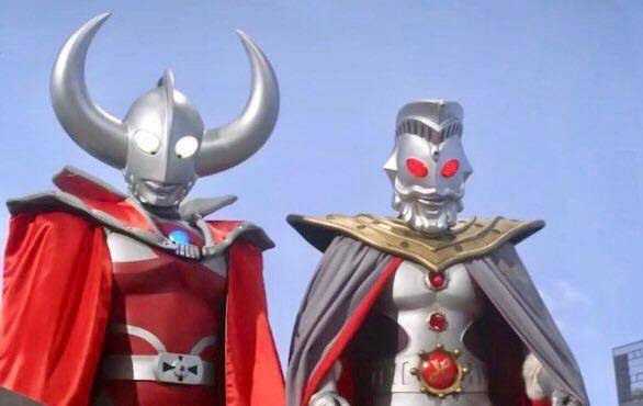 赛文将他托付给雷欧奥特曼和阿斯特拉这两兄弟训练,由于赛罗想要触碰