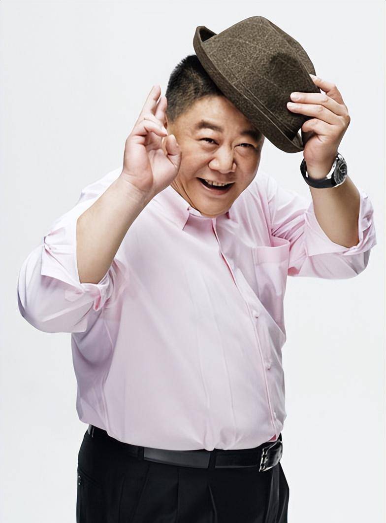 父亲早逝,母亲重病,岳母瘫痪,刘金山扛起重担,53岁当爸也幸福_妈妈