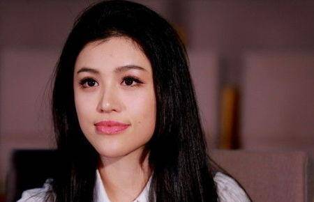 为二婚妻子买百万豪车,不介意五年无子,刘翔两段婚姻判若两人?