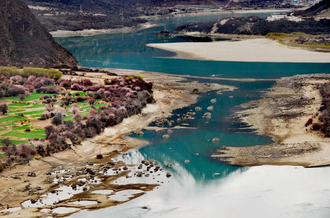 图片来源@爱西西雅鲁藏布江大峡谷沿岸风光另外,这一次公布藏南地区