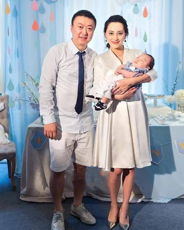 国乒主帅马琳前妻晒新照!