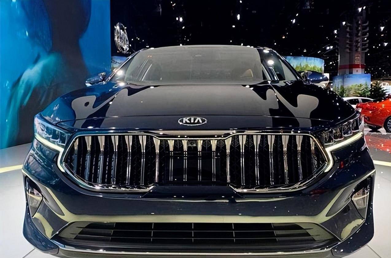 全新的起亚k7有望在今年中旬上市,整车上市后预计价格在21万左右,矛头