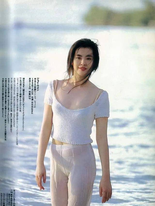 "亚洲第一美腿"王祖贤,紧身迷你裙,逆天身材完美勾勒_照片_香港_岁月