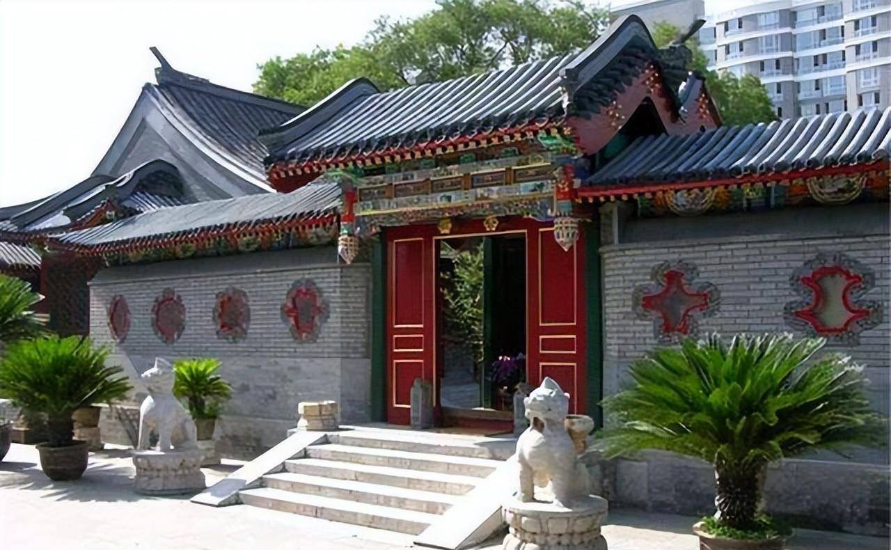 邓文迪,关之琳,郭晶晶,成龙北京四合院的历史_图片_网络_院落