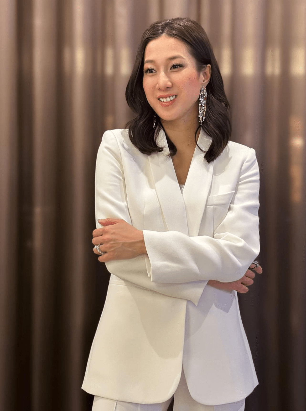 钟嘉欣透露即将返港想和粉丝相见 希望子女一定要学会中文_互动_直播_