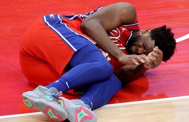 多次骨折 撕裂!曾经的nba头号玻璃人,如今的mvp榜第一_比德_赛季_手术