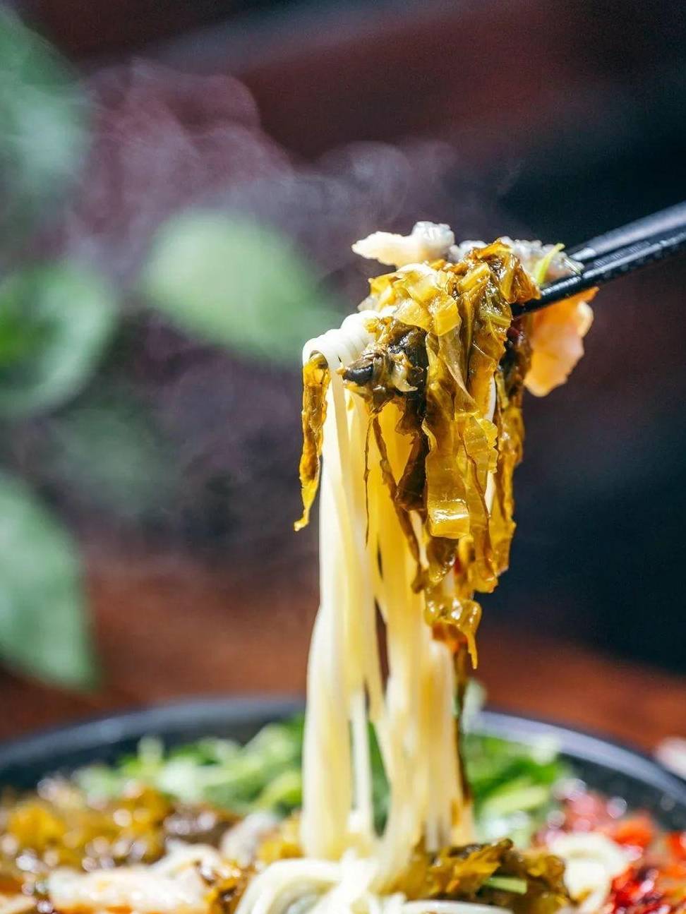 金汤酸菜鱼米线!徐州吃货狂追3年,吸溜一口酸辣开胃,爽!