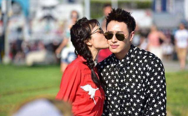 从最开始的杜海涛,李易峰,韩庚到后面的潘玮柏,吴昕的"绯闻男友"也让