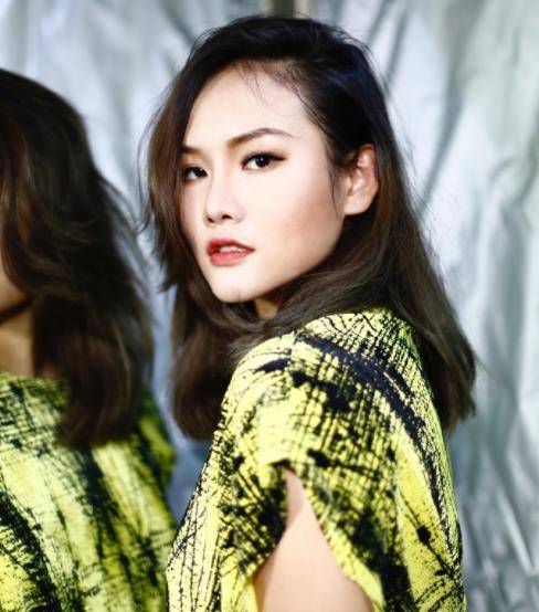 刘欢昔日好声音团队成员,从胖妞到"黑美人"_郑虹_中国_舞台