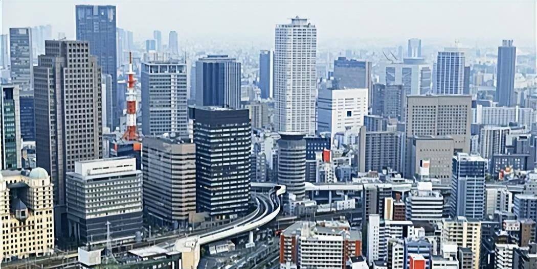 韩国首尔是座浪漫的城市,有世界知名公司,购物中心和街巷咖啡馆_大学