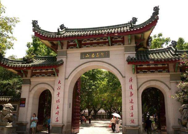 廈門旅遊必去景點大全2,南普特寺:南普陀寺位於福建省廈門市東南