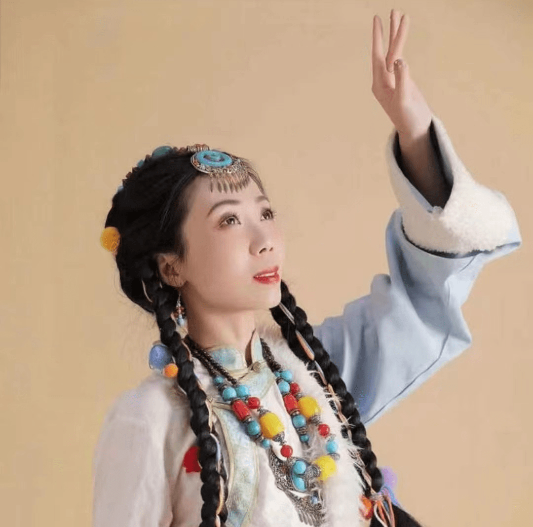 陌陌古筝千艺举办生日会 无影指神曲《伏羲神天响》震撼粉丝_直播间