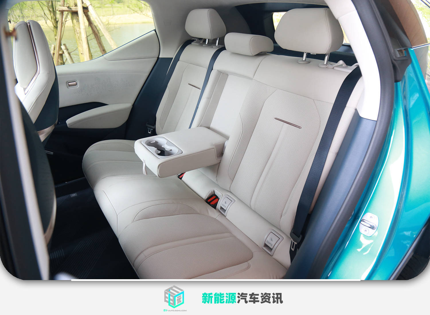 定位轻奢紧凑豪华车 极氪X上市18.98万元起售_搜狐汽车_搜狐网